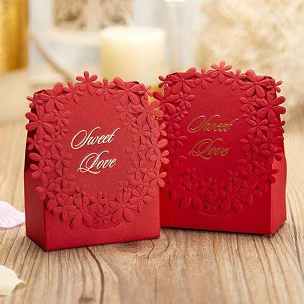 

100 шт./лот красные цвета роскошные конфеты коробки лазерная резка сладкие коробки для свадьбы Свадьба пользу коробка партии подарочная коробка