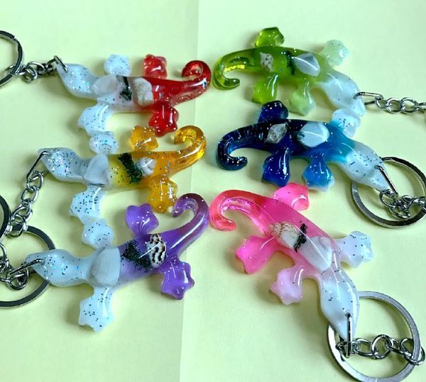 

yqtdmy 12 pcs lizard totem mixed cool keychain, Slivery;golden
