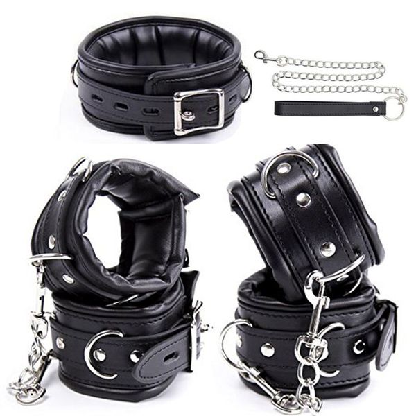 Kit bondage imbottito morbido, polsini in pelle PU nera polsini alla caviglia set collare collo, giocattoli sessuali di ritenuta bondage BDSM per coppia q0506