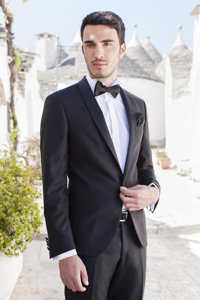 Einfache schwarze Smoking Slim Fit Herren-Hochzeitsanzüge One Button Bräutigam tragen zweiteilige billige formelle Anzüge (Jacke + Hose + Fliege)