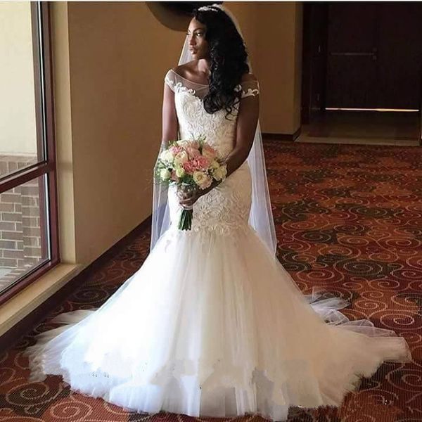 

2017 scoop neck lace applique mermaid wedding dresses bridal gown vintage glamorous plus size wedding dress wedding gowns custom made, White
