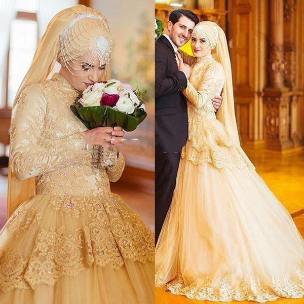 Abiti da sposa musulmani oro chiaro Collo alto Appliques in pizzo Maniche lunghe con perline Abiti da sposa Tiered A Line Arabia Saudita Abiti da sposa