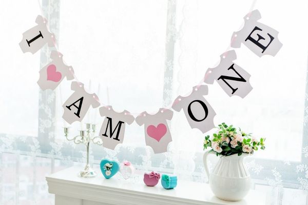 

wholesale- 1 set i am one banner baby boy/ girl 1st birthday sign baby shower p props party decoration
