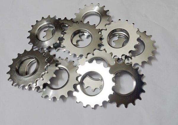 Alta qualidade Trilha Fixa Única Velocidade Bicicleta Traseira Roda Dentada Com LockRing 13 T 14 T 15 T 16 T 17 T 18 T Feito A Partir Do Japão CNC