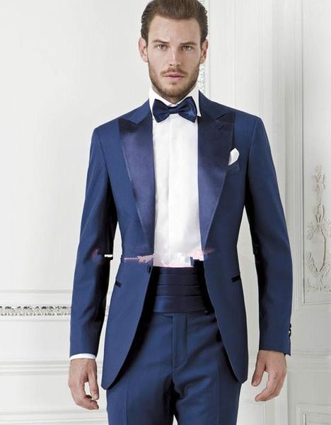 2015 dunkelblaue Bräutigam-Tuexdos nach Maß Slim Fit Groomsmen Männer Hochzeitsanzüge Abschlussball formelle Anlässe Smoking (Jacke + Hose + Fliege + Gürtel)