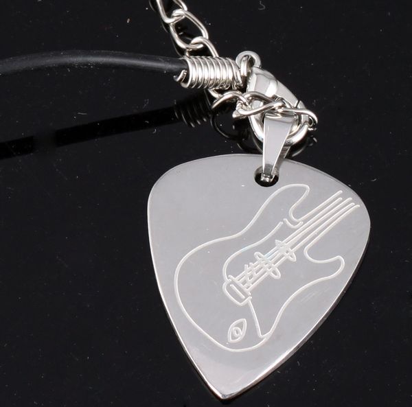 

global selling guitar pick pendant necklace metal guitar pick of electric guitar silver