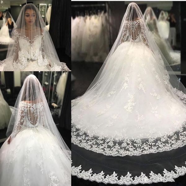 

2017 luxury arabic ball gown wedding dresses scoop neck long sleeves lace appliques beaded puffy court train plus size bridal gowns, White
