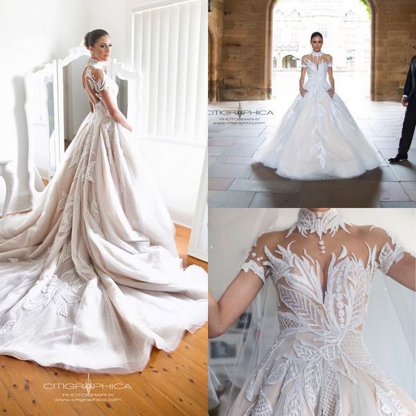 

высокая шея кристалл свадебные платья с коротким рукавом кружева аппликация суд поезд свадебные платья полые обратно плюс размер свадебное п, White