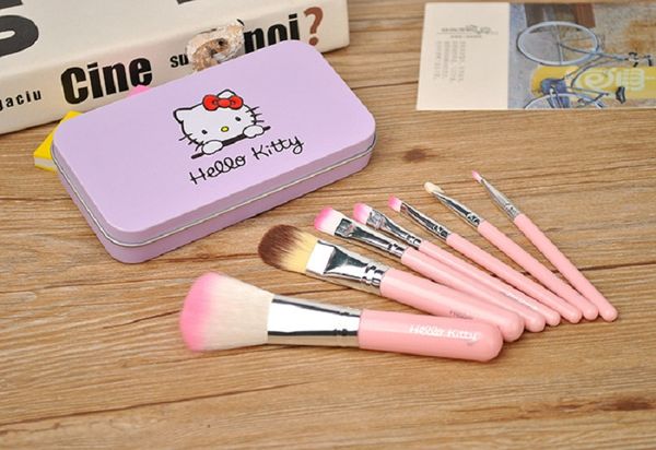 

New Professionals 7Pcs Set Hello kitty Cosmetic Brush Kit Makeup Brushes Pink iron Case Toiletry beauty appliances makeup brush