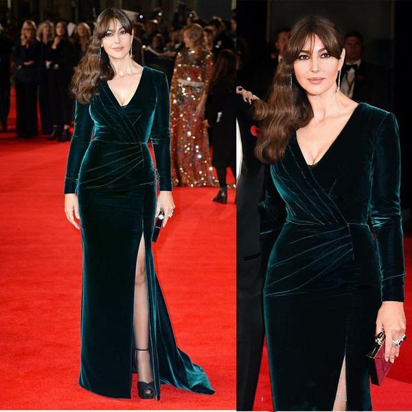 V Neck Elegant Side Slit Long Sleeves Celebrity Country Dress Emerald Green Floor Length Runway 2019 Modest Velvet Long Evening Dresses 1y Bodycon