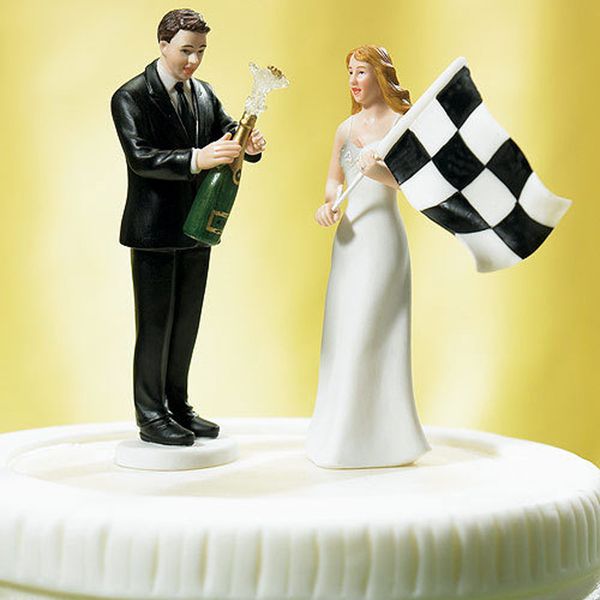 

оптовая продажа-бесплатная доставка жених невесты f1 победа шампанское пиво праздник свадебный торт топпер смолы рисунок куклы персонализиро
