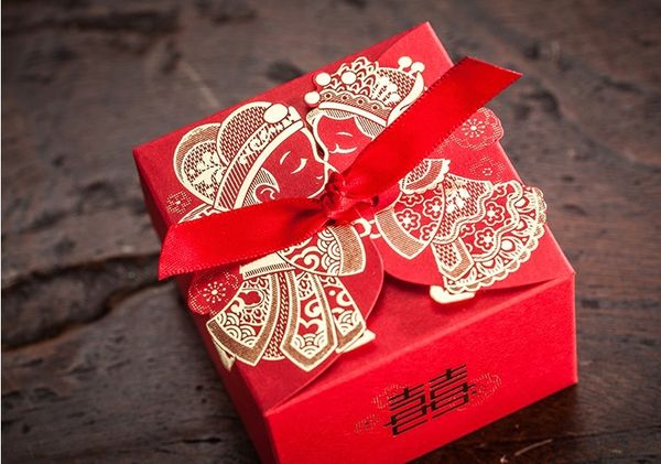 50 pçs / lote barato caixas de casamento caixas com fita vermelha Casamento Chinês Caixa de doces Casamento favores e presentes caixas