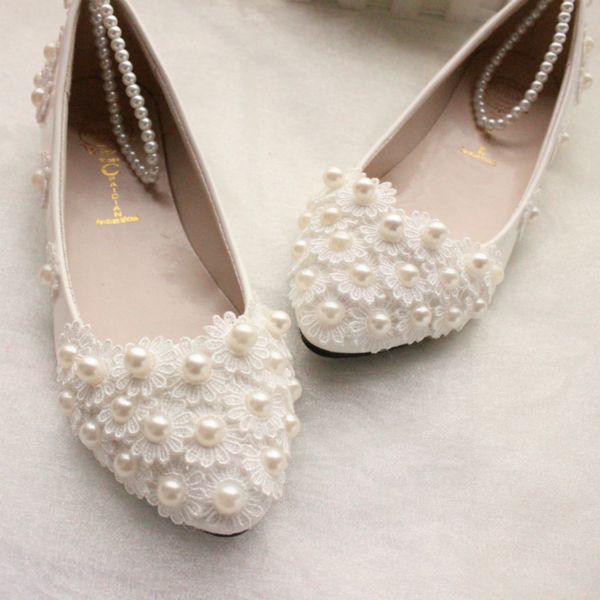 Sapatos de casamento com pérolas baratas para noiva, renda 3d, apliques, salto alto, tira no tornozelo, plus size, bico ponteagudo, sapatos de noiva279a