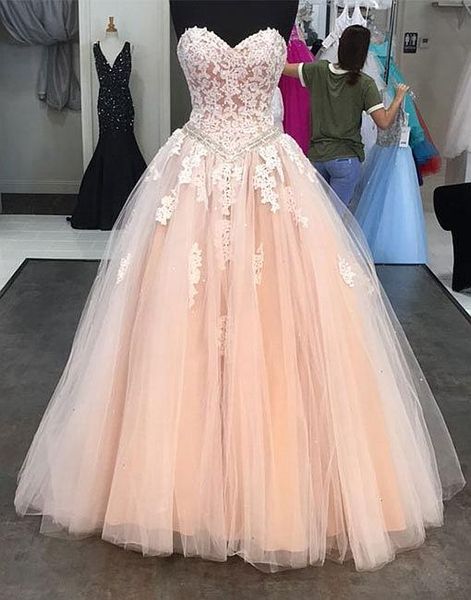 Lovely Ball Gown Sweetheart Scollatura Abiti Quinceanera rosa Pizzo Tulle Abiti da Quinceanera Sweet 16 Abito Prom Gown Piano Lunghezza