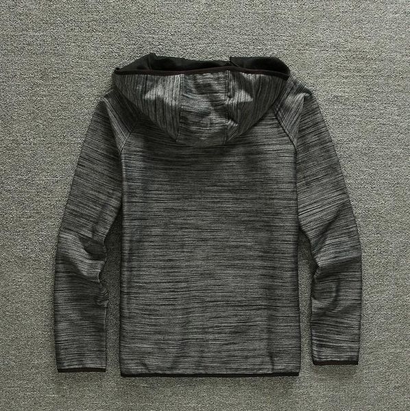 Acquista KYRIE IRVING TECH FLEECE AW77 GIACCA CAPPUCCIO NERO