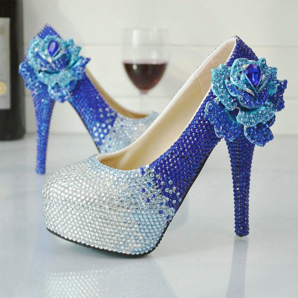 Scarpe da sposa di strass fatte a mano di nuovo design blu con piattaforma di scarpe da sposa in cristallo argento Splendide pompe per feste di ballo