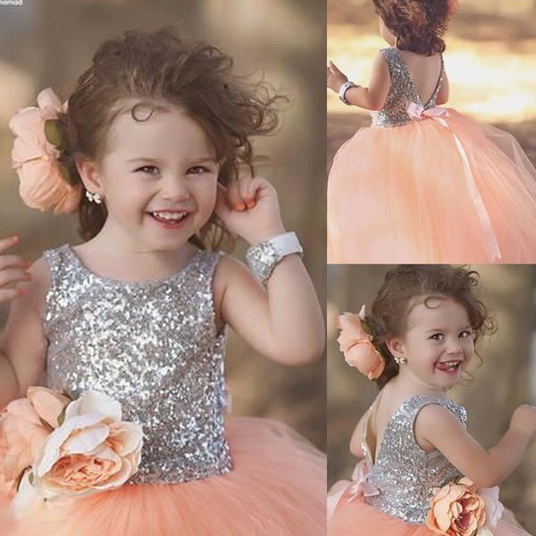 Carino 2018 Argento Paillettes Top Peach Tulle Ball Gown Flower Girl Abiti per matrimoni con fiori fatti a mano Sash Girls Pageant Gowns EN11212