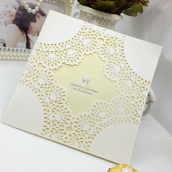 Convites de casamento convites de casamento de corte a laser convites de casamento conjuntos de cartão Em Branco Na página Interior Com envelope branco, adesivo de vedação