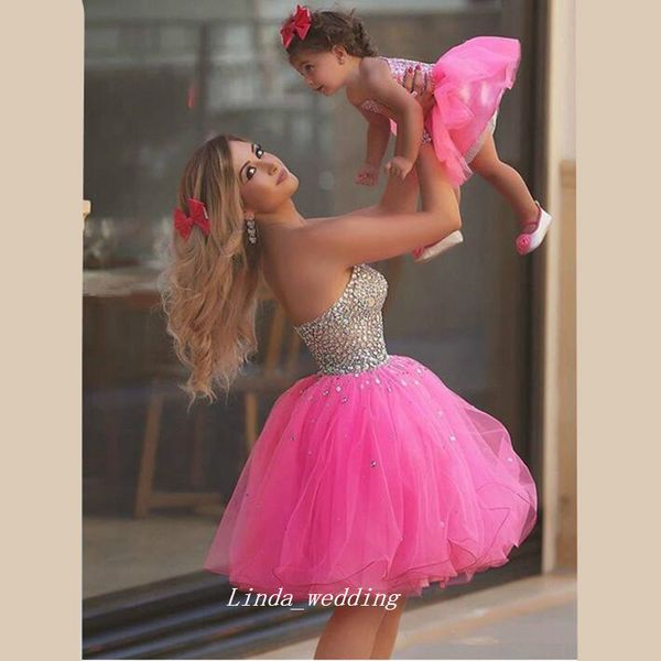 Curto rosa mãe e filha combinando cristais vestido de baile sexy feitos sob encomenda feitos de casa vestido vestido de festa mais tamanho preço para vestido de mãe