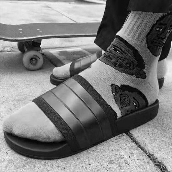 

2017 fashion mens summer outdoor beach rubber slide sandals black green red white green red size us7-11