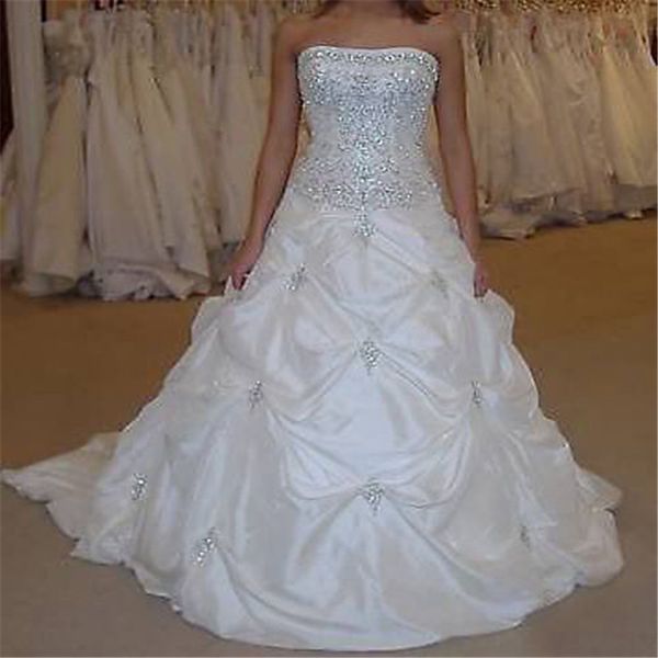 

2020 new stock crystal strapless ball gown wedding dresses with appliques beaded plus size bridal gowns bm67, White