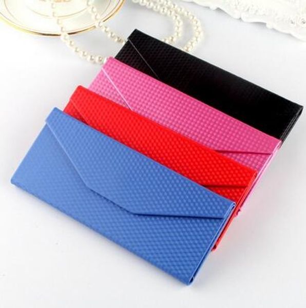 Nuova custodia per occhiali pieghevole Custodia per occhiali in pelle PU Custodia per occhiali pieghevole triangolare leggera Custodia per occhiali da sole portatile Nero / Blu cielo 10 Pz / lotto