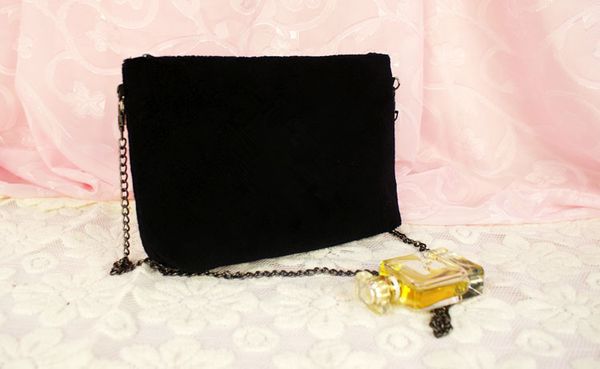 

Fashion black chain cosmetic bag famous luxury party fashion shoulder bag quality velvet handbag classic series