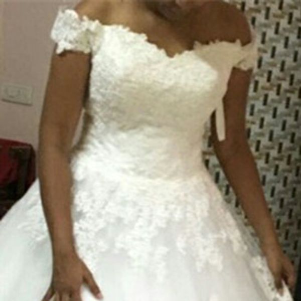 

2017 wedding dress cottan lace boat neckline wedding gowns, White