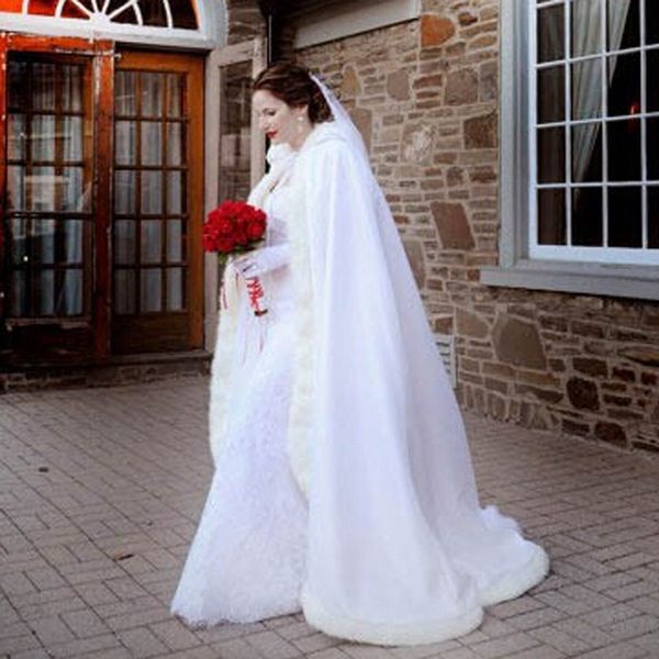 Neuer günstiger Winter-Brautumhang aus Kunstfell, bodenlang, mit Kapuze, perfekt für Winter-Hochzeits-Brautumhänge