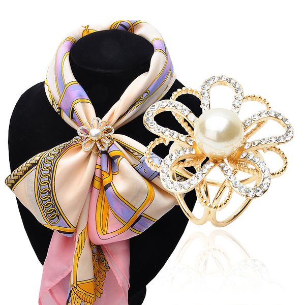 

wholesale- vintage scarves buckle hollow loop simulated-pearl crystal flower tricyclic pin buckle scarf clip christmas gift women jewelry, Gray