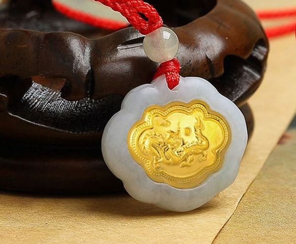 Mit Gold eingelegter Jade ChangMingSuo Tierkreiszeichen (Drache) Charm-Halskettenanhänger (Talisman)