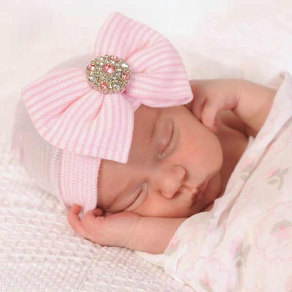 0-3 м новорожденных детские крючком шляпы с большим бантом милая девушка младенца блестящая горный хрусталь вязание полосы хеджирования шапки осень зима теплая хлопковая шапка KBH06