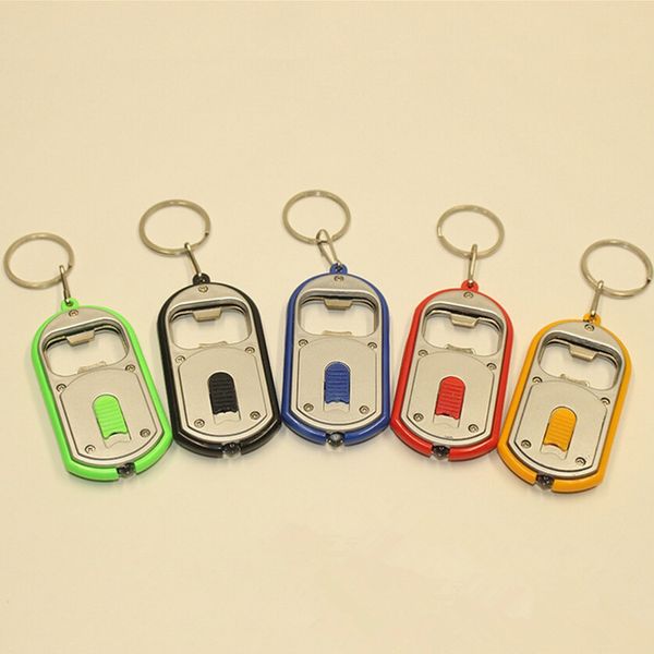 Neuer Schlüsselanhänger-Lampen-Flaschenöffner mit LED-Lichtöffner, Schlüsselanhänger, multifunktionaler Öffner, zufällige Farbe. Senden