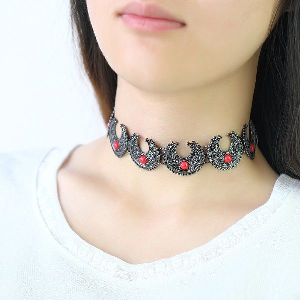 

wholesale bohemia retro style horn moon shape choker turquoise silver-plated alloy exaggerated personality choker necklace women's jewelry