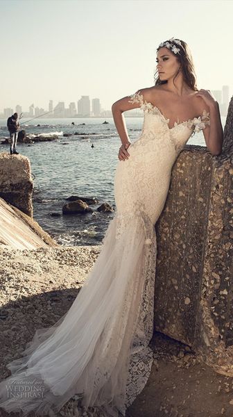 

2018 luxury white v-neck mermaid lace beach country wedding dress appliqued sweep train bridal dress gown vestido de novia