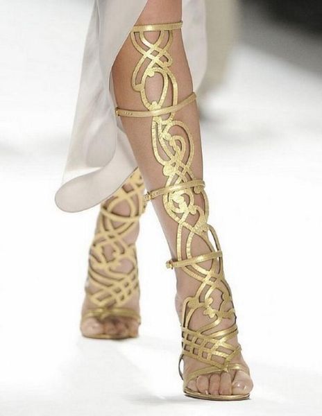 2017 sexy frauen kniehohe stiefel mode schneidet booties dünne ferse punktzehe Gladiator sandalen booties gold farbe kleid schuhe mujer botas