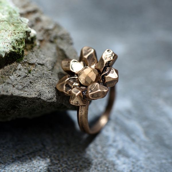 

women's europe and usa retro style flower glass ring snap street basic ring creative literary and artistic style original creative design