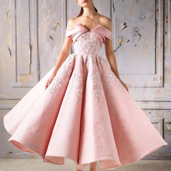 Fabuloso Applique Pink Prom Vestidos Off The Shoulder Sem Mangas Backless Curto Homecoming Vestidos Lovely Lace Ankle Length Evening Vestidos