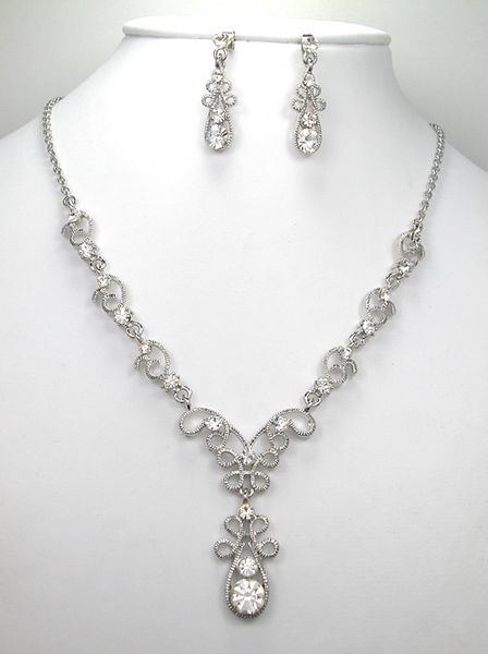 

Brincos e Colar binbinjewelry