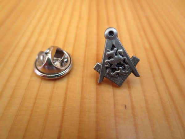 

Masonic Mini Lapel Pins Badge Mason Freemason B42 Knight antique silver size 1.5cm