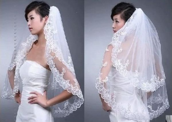 

Красивейшее кружево 2 слоя Bridal вуали с гребнем Applique Tulle дешевое венчание венчания вспомогательное оборудование венчания Свободная перевозка груза в штоке