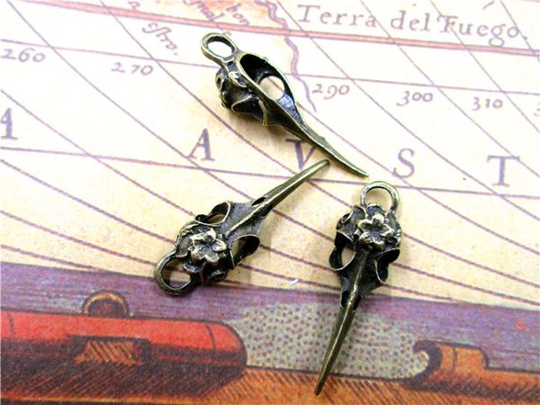 

24pcs-flower vulture bird skull head,3d bird skull pendants/charms,steampunk,gothic charm jewelry making findings 41x13x9mm, Bronze;silver