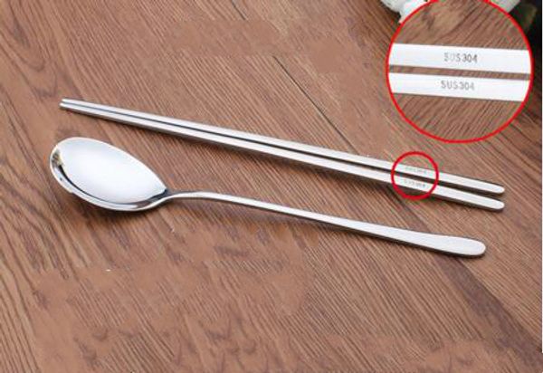 Set di posate in acciaio inossidabile 304 Cucchiai piatti lunghi della Corea del Sud Supporto per stoviglie per bacchette da cucina giapponese all'ingrosso e personalizzato