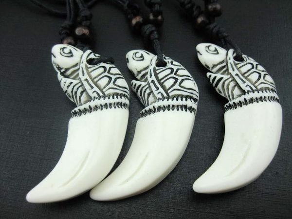 

yqtdmy 12 pcs imitation white tribal bone powder resin carving necklace, Silver