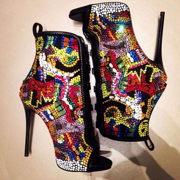 High Heels Summer Sandals Boots Crystal Covered Comic Ankle High Heels mit Briefmarken | Comic shoes & flip flops