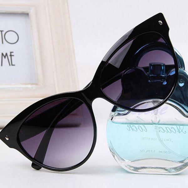 

wholesale- retro fashion shades eyewear women's oversized frame classic cat eye sunglasses-j117, White;black