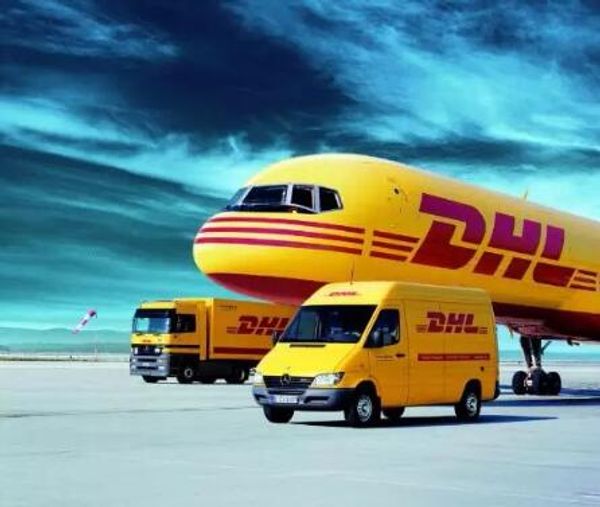 

Обувает гонорар DHL курьерский к США