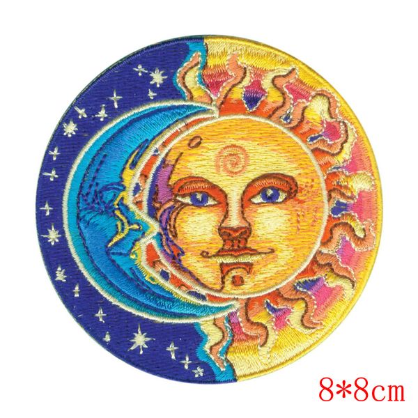 

Вышитые лунные наполовину синие и солнечные наполовину желтые круглые утюги на з