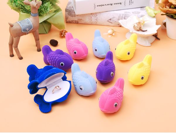 

[simple seven] cartoon carp rings display plastic flocking love necklace box earring ear stud case jewelry gift container, Black;white