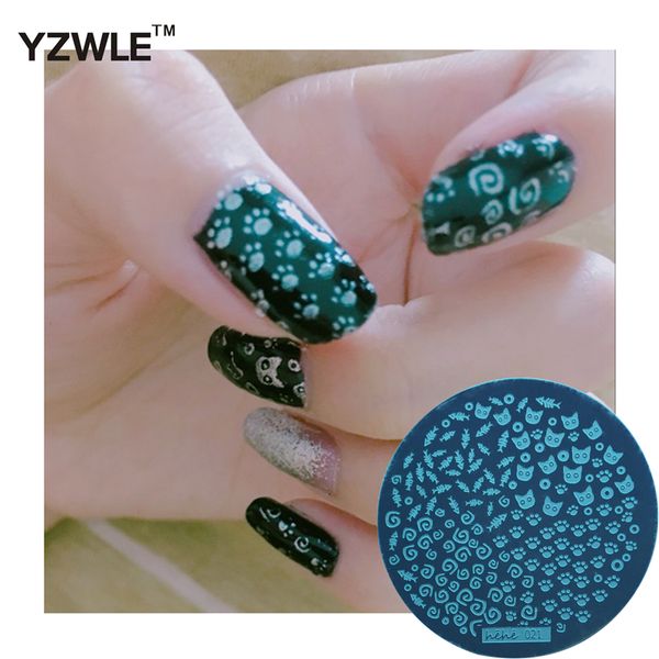 

wholesale- yzwle lattice shape template pattern nail art image stamping steel plates 5.5cm manicure template (hehe021, White